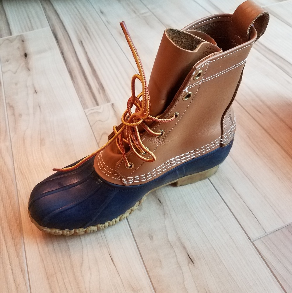 Women's 8" LL Bean Boots (size 7, medium width)